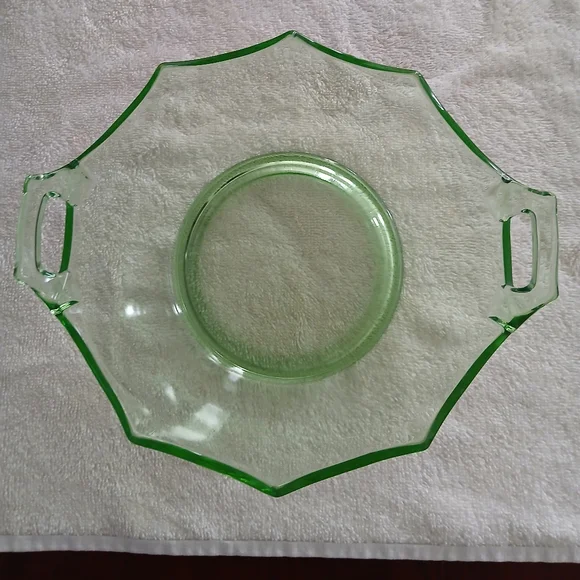 1930's Art Deco 9" Imperial Uranium Glass 10-sided Centerpiece Bowl with Handles - Picture 2 of 4